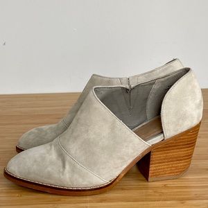 Shelly’s London ankle boot.